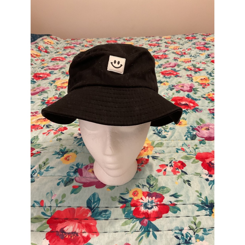 Black Smiley Face Patch Cotton Bucket Hat Streetwear Sun Hat